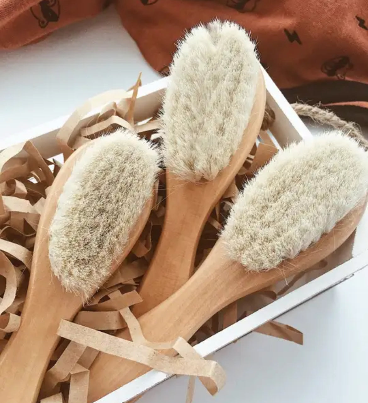 Brosse à cheveux en bois naturel pour bébé